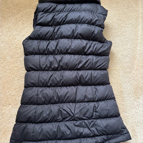 Athleta Black & White Puffer Vests - Picture 8 of 8